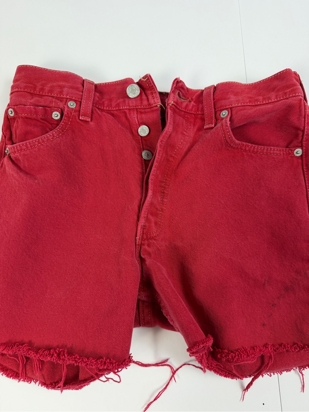 Vintage Levi’s 501 Red Cutoff Shorts Womens 26 Button Fly Raw Hem - Picture 3 of 6